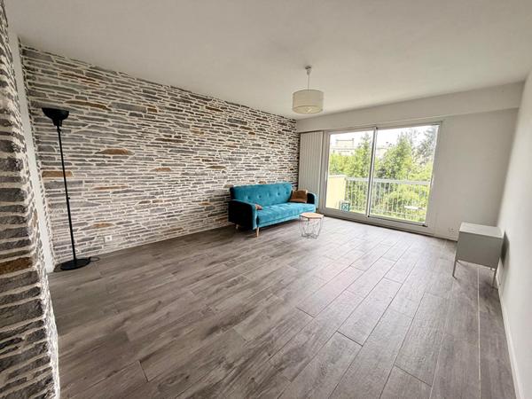 Tortière - Lumineux appartement 3 pièces avec balcon plein sud et vue dégagée. Ascenseur, parking en sous sol et cave.