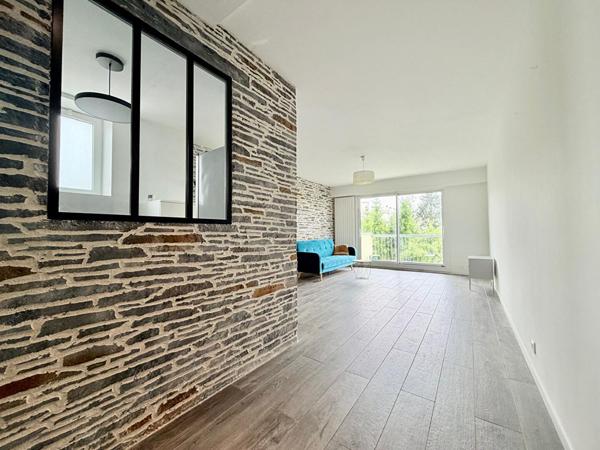 Tortière - Lumineux appartement 3 pièces avec balcon plein sud et vue dégagée. Ascenseur, parking en sous sol et cave.