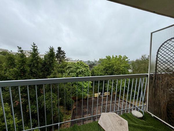 Tortière - Lumineux appartement 3 pièces avec balcon plein sud et vue dégagée. Ascenseur, parking en sous sol et cave.