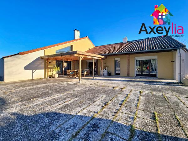 Renaison (42370) A VENDRE-RENAISON - MAISON 5 CHAMBRES AVEC PISCINE