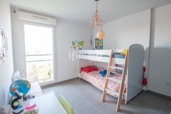 Bois Luzy - Appartement avec terrasse et balcon au calme absolu