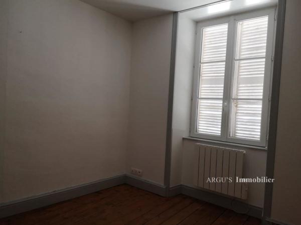 Maison à Louer à Civray