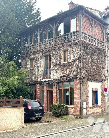 CHARTRES-CHANZY, 2MN. DES EPARS
MAISON 4 PIECES SUR 3 NIVEAUX 
TRES LUMINEUSE – SOLEIL DU MATIN