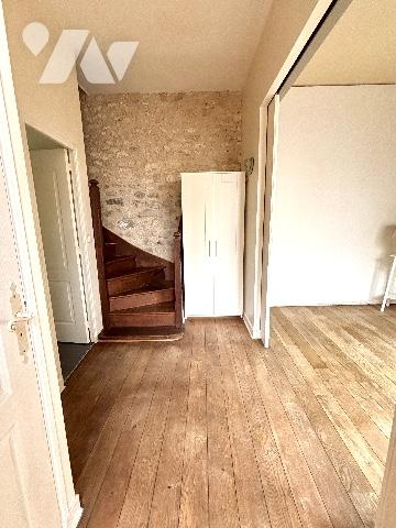 CHARTRES-CHANZY, 2MN. DES EPARS
MAISON 4 PIECES SUR 3 NIVEAUX 
TRES LUMINEUSE – SOLEIL DU MATIN