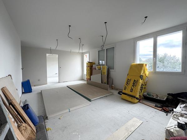 A 2 min de Rochefort - Maison de 158m² avec finir de rénové Garage + Terrain