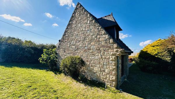 « Goulien – Charmante maison en pierre à deux pas de la plage »