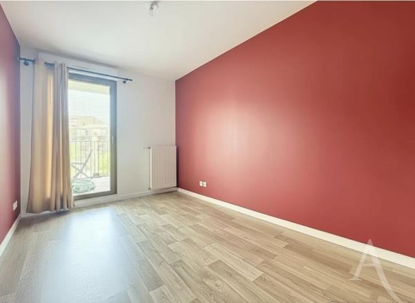 Appartement Mantes La Ville 4 pièces avec terrasse, parking et charges toutes comprises