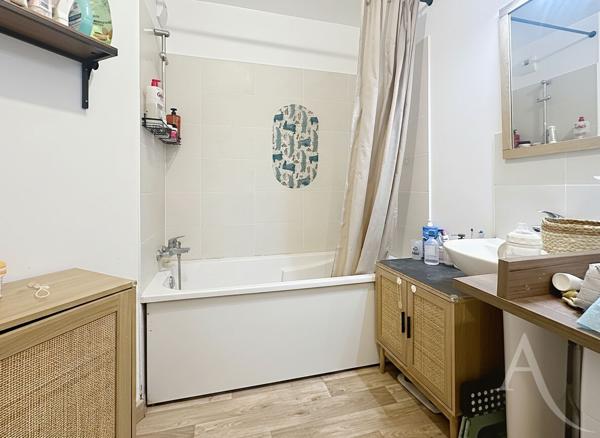 Appartement Mantes La Ville 4 pièces avec terrasse, parking et charges toutes comprises