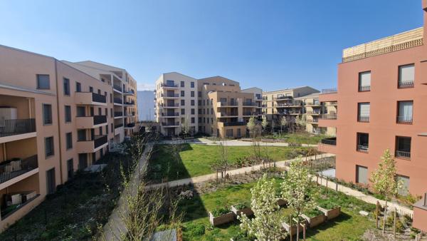 Appartement Mantes La Ville 4 pièces avec terrasse, parking et charges toutes comprises
