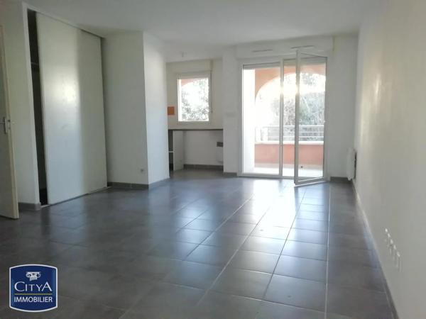 Appartement à louer 2 pièces 42.03m² Marguerittes (30320)