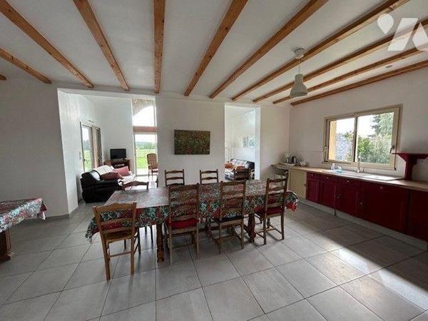 MAISON A VENDRE BAUGE EN ANJOU
5 Minutes BAUGE
Spacieuse et confortable maison de plain-pied ...