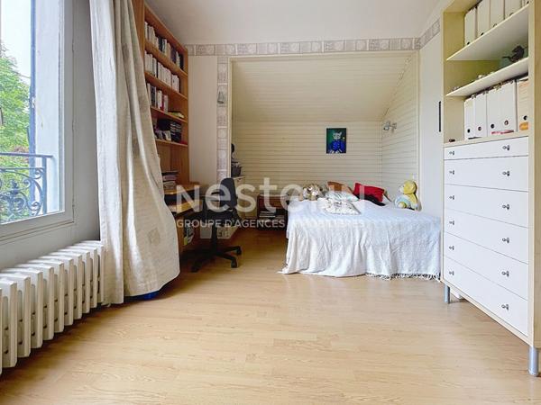 A vendre maison individuelle avec jardin à Saint Cyr L Ecole.