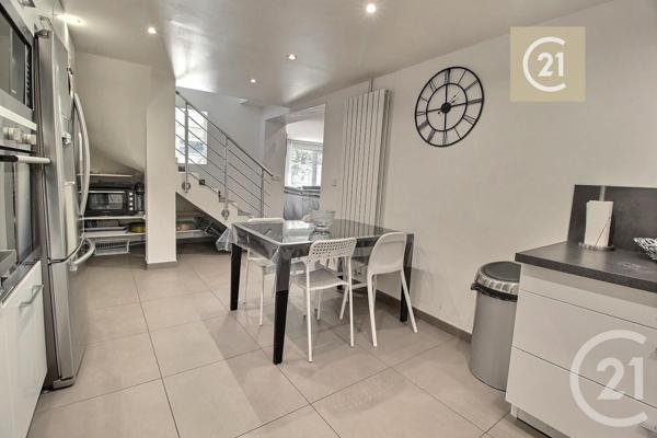 Maison à vendre  9 pièces - 229,71 m2 LES PAVILLONS SOUS BOIS - 93