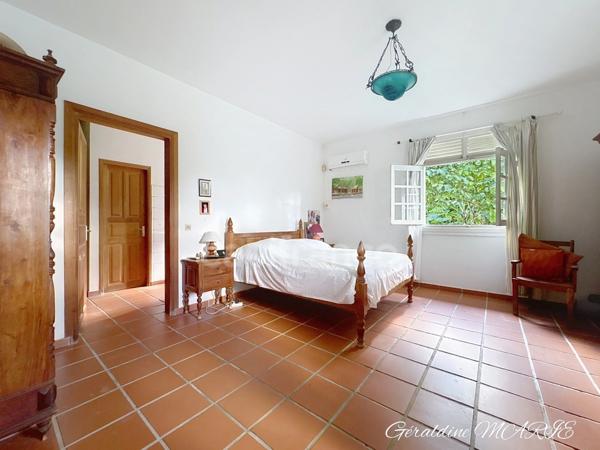 Maison à vendre 6 pièces + Appartement T2 à SAINT CLAUDE (971)