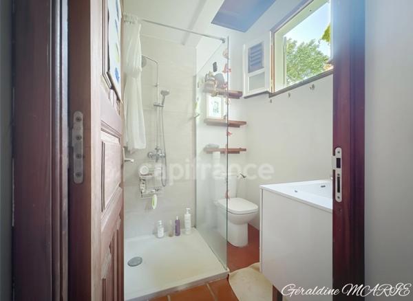 Maison à vendre 6 pièces + Appartement T2 à SAINT CLAUDE (971)