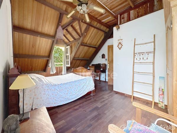 Maison à vendre 6 pièces + Appartement T2 à SAINT CLAUDE (971)