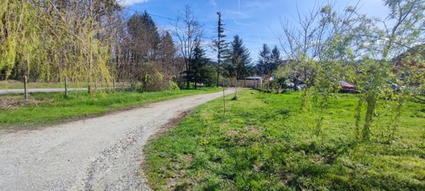 Villa avec terrain proche du village