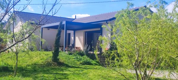 Villa avec terrain proche du village