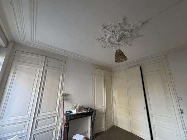 Dunkerque centre: Studio bis à rénover à coté du lycée Jean Bart.