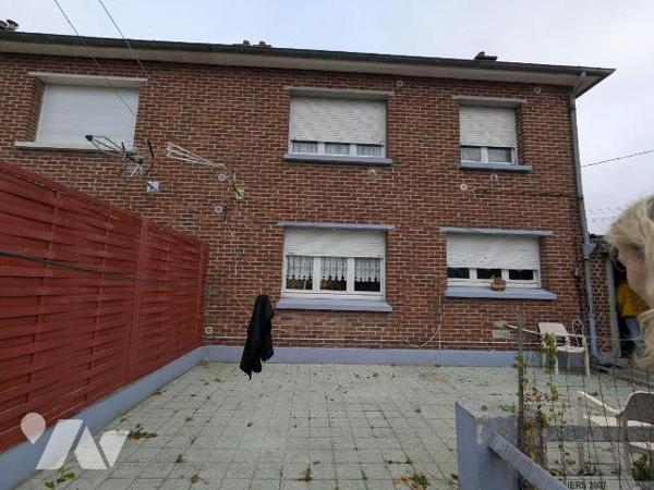 A VENDRE - Pas-de-Calais - ISBERGUES - MAISON A RAFFRAICHIR AVEC GARAGE ET JARDIN 3 CHAMBRES co...