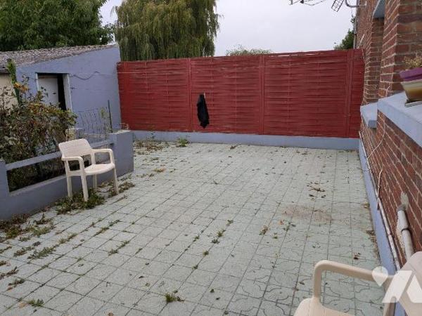 A VENDRE - Pas-de-Calais - ISBERGUES - MAISON A RAFFRAICHIR AVEC GARAGE ET JARDIN 3 CHAMBRES co...