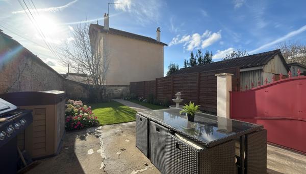 F2/3 avec jardin, cave, grenier