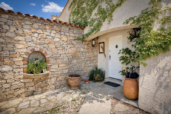 En exclusivité charme et authenticité avec vue panoramique à Flayosc