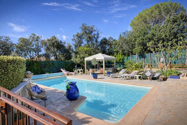 En exclusivité charme et authenticité avec vue panoramique à Flayosc