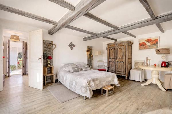 En exclusivité charme et authenticité avec vue panoramique à Flayosc
