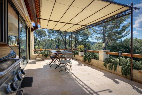 En exclusivité charme et authenticité avec vue panoramique à Flayosc