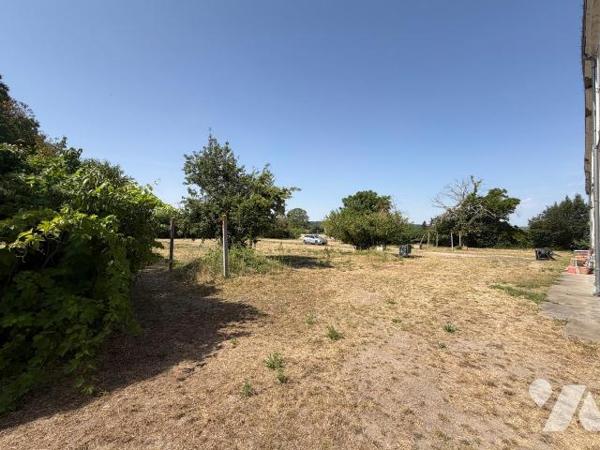 CHINON - ENSEMBLE IMMOBILIER À FORT POTENTIEL LOCATIF
Sur une parcelle de plus de 10 000 m², e...