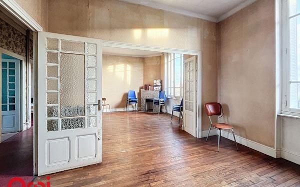 Maison à vendre    6 pièces •  Montmarault