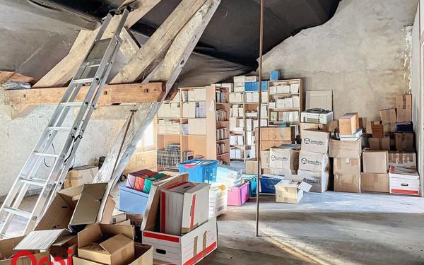 Maison à vendre    6 pièces •  Montmarault