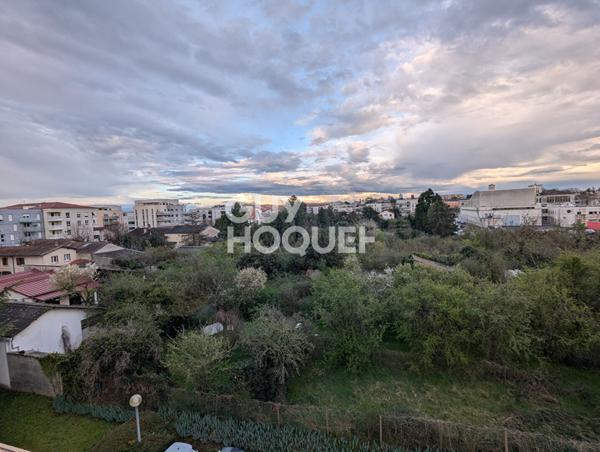 À vendre : Appartement 4 pièces dernier étage à Décines-Charpieu