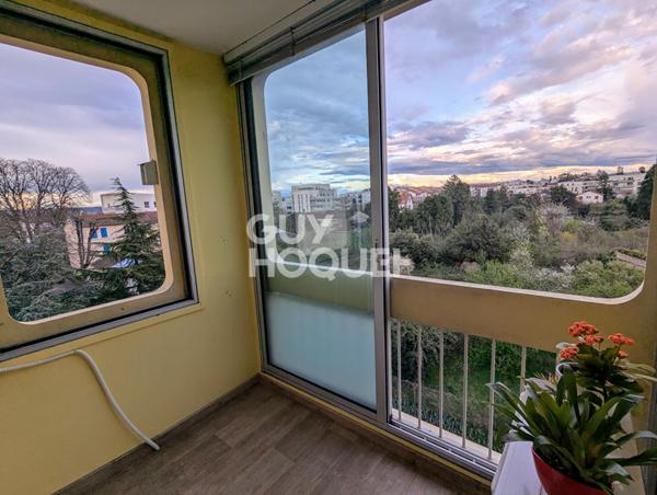 À vendre : Appartement 4 pièces dernier étage à Décines-Charpieu