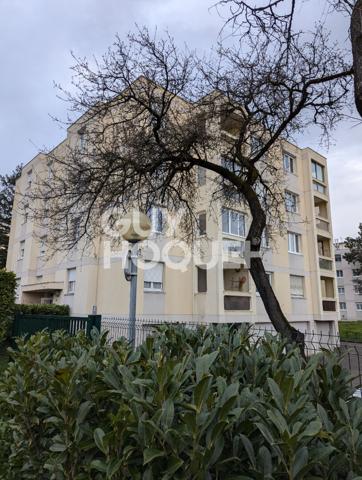 À vendre : Appartement 4 pièces dernier étage à Décines-Charpieu