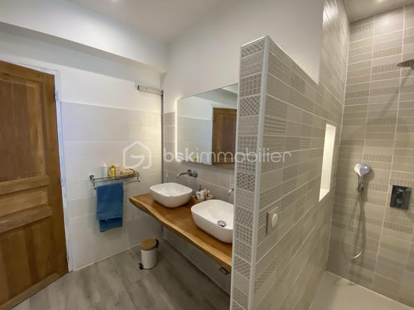 Maison en pierre de 225 m²