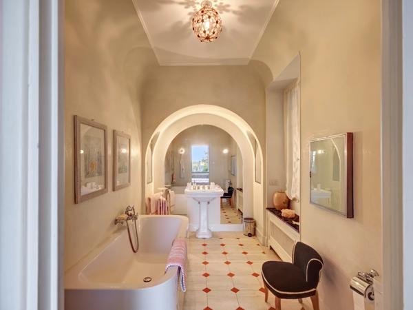 Villa élégante avec vue mer