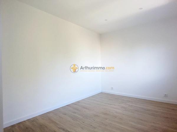 Vente                                                      Appartement
                        
                     3 pièces                      79 m2                     à Perpignan