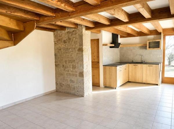 Maison à louer 470 € CC Saillac 2 p 67 m² DPE E