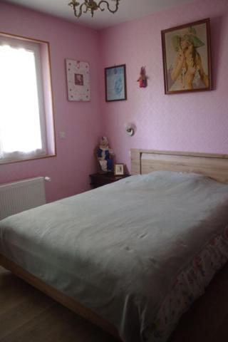 Maison  4 pièce(s) 3 chambres sous-sol 75 m2  Saint Lubin des Joncherets au prix 166 240 HAI