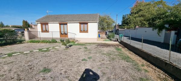Location                                                      Maison
                        
                     3 pièces                      44 m2                     à Champigny