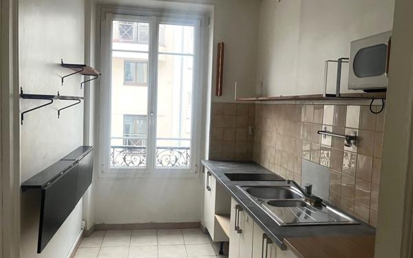 Appartement à vendre    2 pièces • 50,19 m2 Paris 11