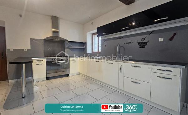 Maison traditionnelle de 226 m²