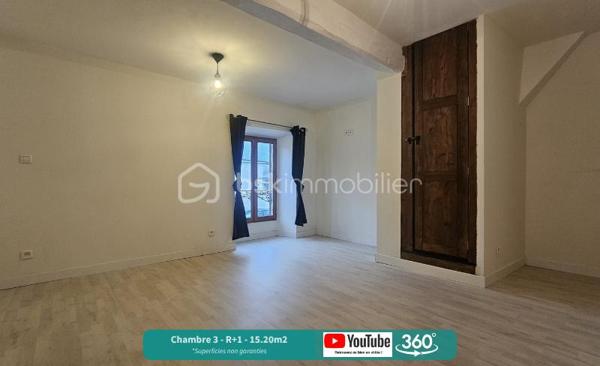 Maison traditionnelle de 226 m²