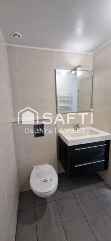 En plein cœur d’Épernay, découvrez cet appartement T2 entièrement rénové, au 2ième et dernier étage d’une petite copropriété aux faibles charges. Idéal pour un investisseur ou un primo-accédant, ce bien rare allie confort, emplacement privilégié et rentabilité.