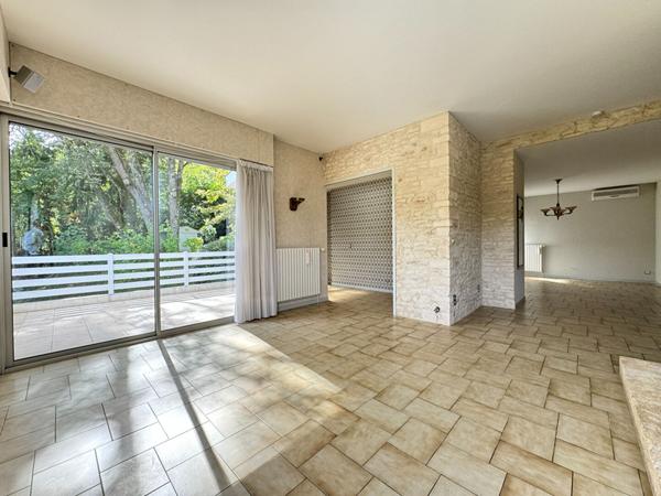 A vendre très belle MAISON D'ARCHITECTURE  ORIGINALE