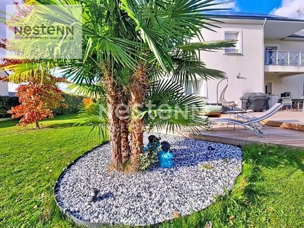 SECTEUR SUD - SAINT JEAN LE BLANC Limite ORLEANS - Grande maison moderne style architecte avec PISCINE CHAUFFEE - 5 chambres - superbe jardin clos et arboré - Garage avec borne voiture électrique