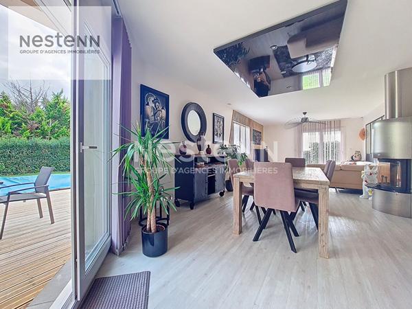 SECTEUR SUD - SAINT JEAN LE BLANC Limite ORLEANS - Grande maison moderne style architecte avec PISCINE CHAUFFEE - 5 chambres - superbe jardin clos et arboré - Garage avec borne voiture électrique