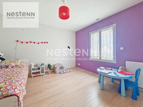 SECTEUR SUD - SAINT JEAN LE BLANC Limite ORLEANS - Grande maison moderne style architecte avec PISCINE CHAUFFEE - 5 chambres - superbe jardin clos et arboré - Garage avec borne voiture électrique